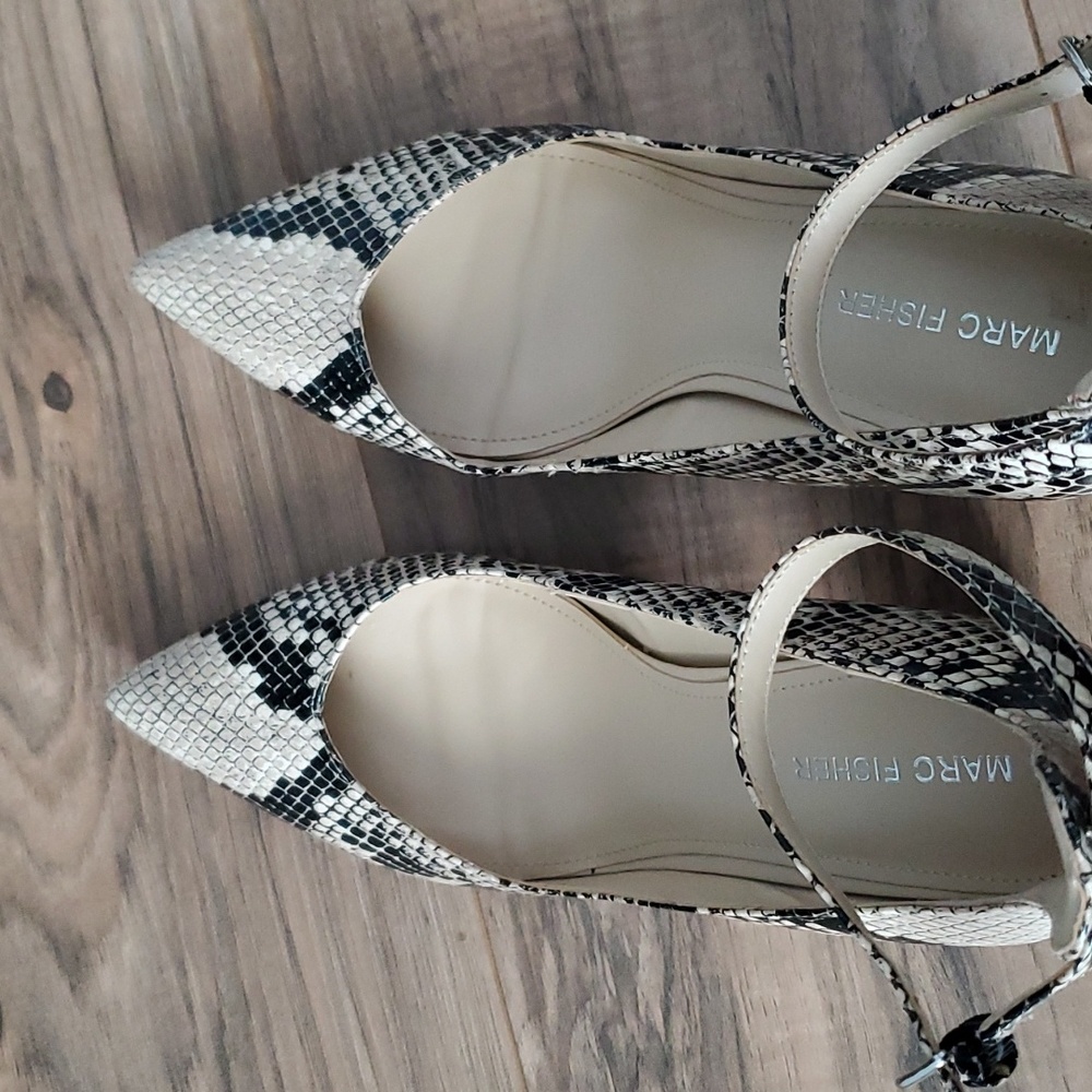 Marc Fisher women heels size 10